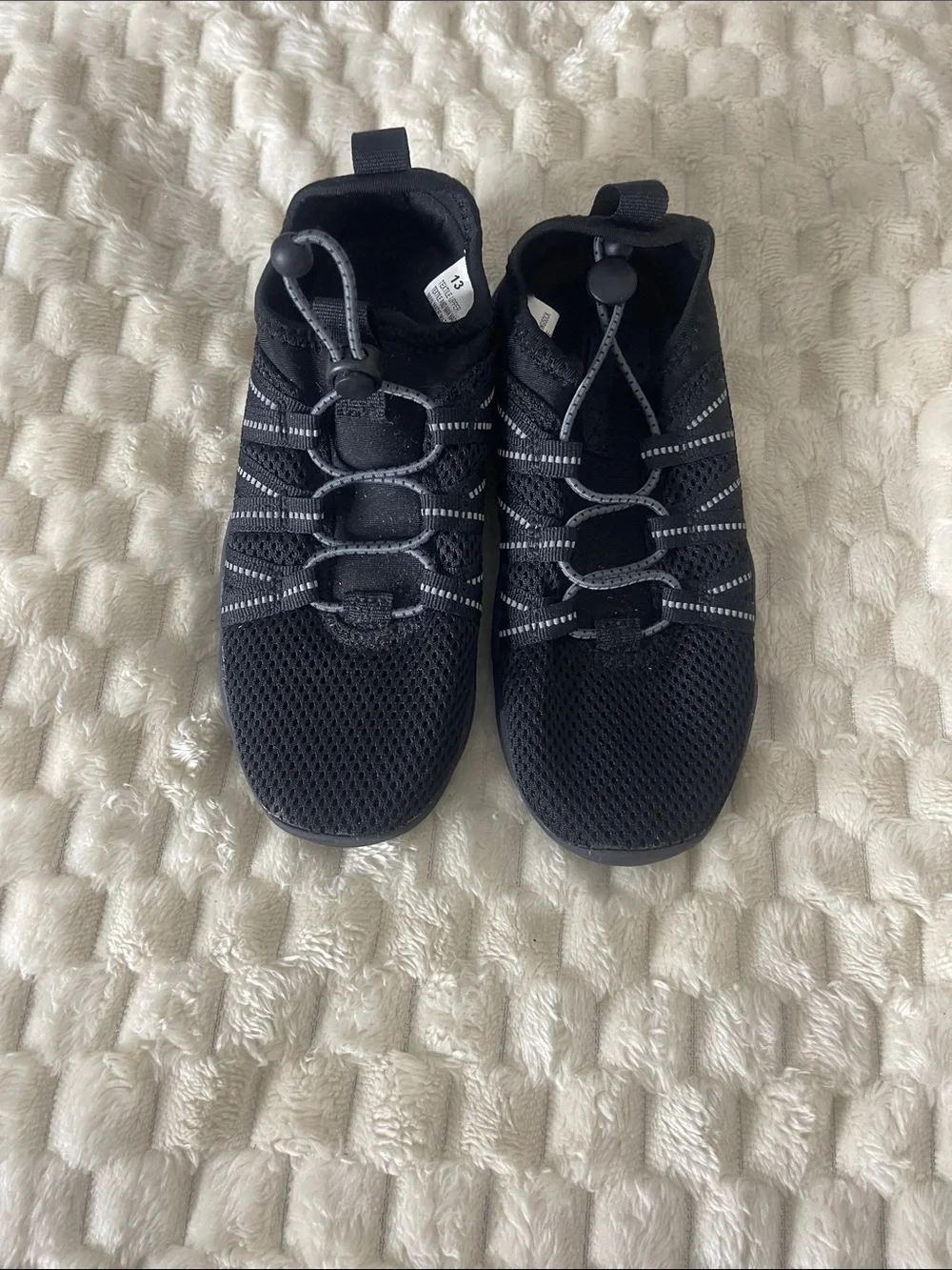 NWOT Kids Black Slip-On Mesh Water Shoes with Easy-Tie Bungee